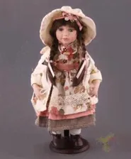Кукла фарфоровая высота=43 см.