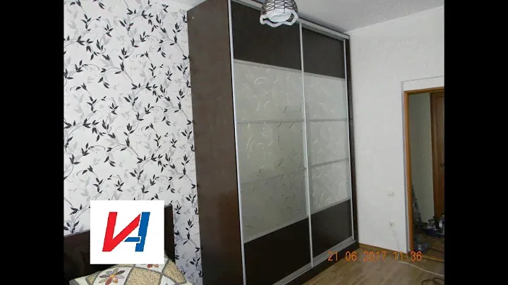 Шкаф купе 2900 высотой , дверь зеркало с гравировкой. фильм - 11.