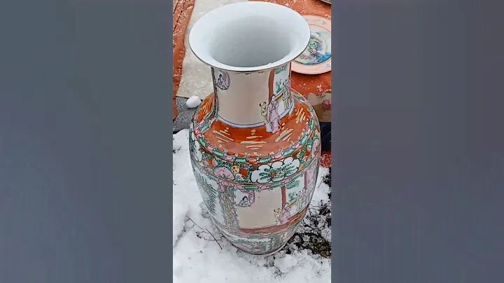 ШИКАРНАЯ КИТАЙСКАЯ ВАЗА на ПЕТРОВКЕ. #барахолкакиев #ваза #vase