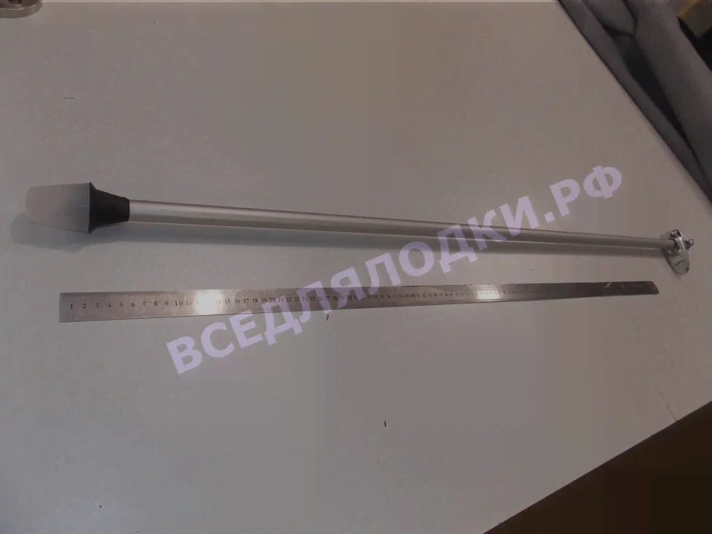 Огонь навигационный топовый. Высота 1100 мм. Имеет разъем с заглушкой.