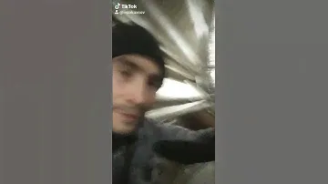 прокладка кабеля по лоткам на высоте.