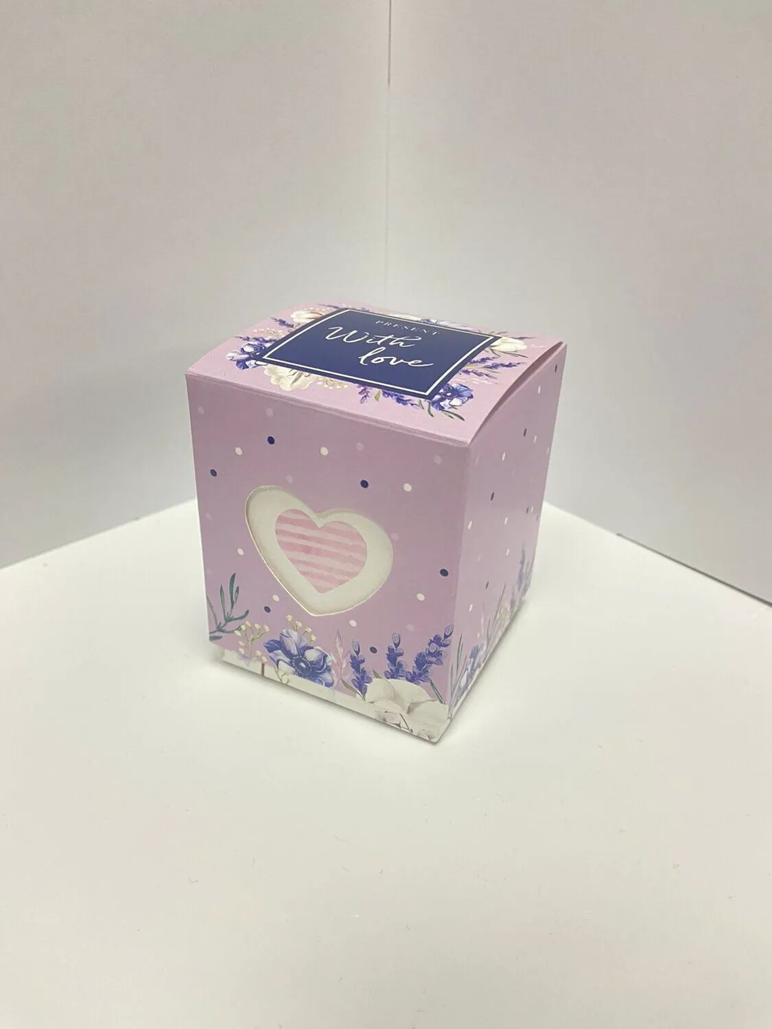 Коробочка маленькая подарочная, диаметр 6см, высота 7,5см-0